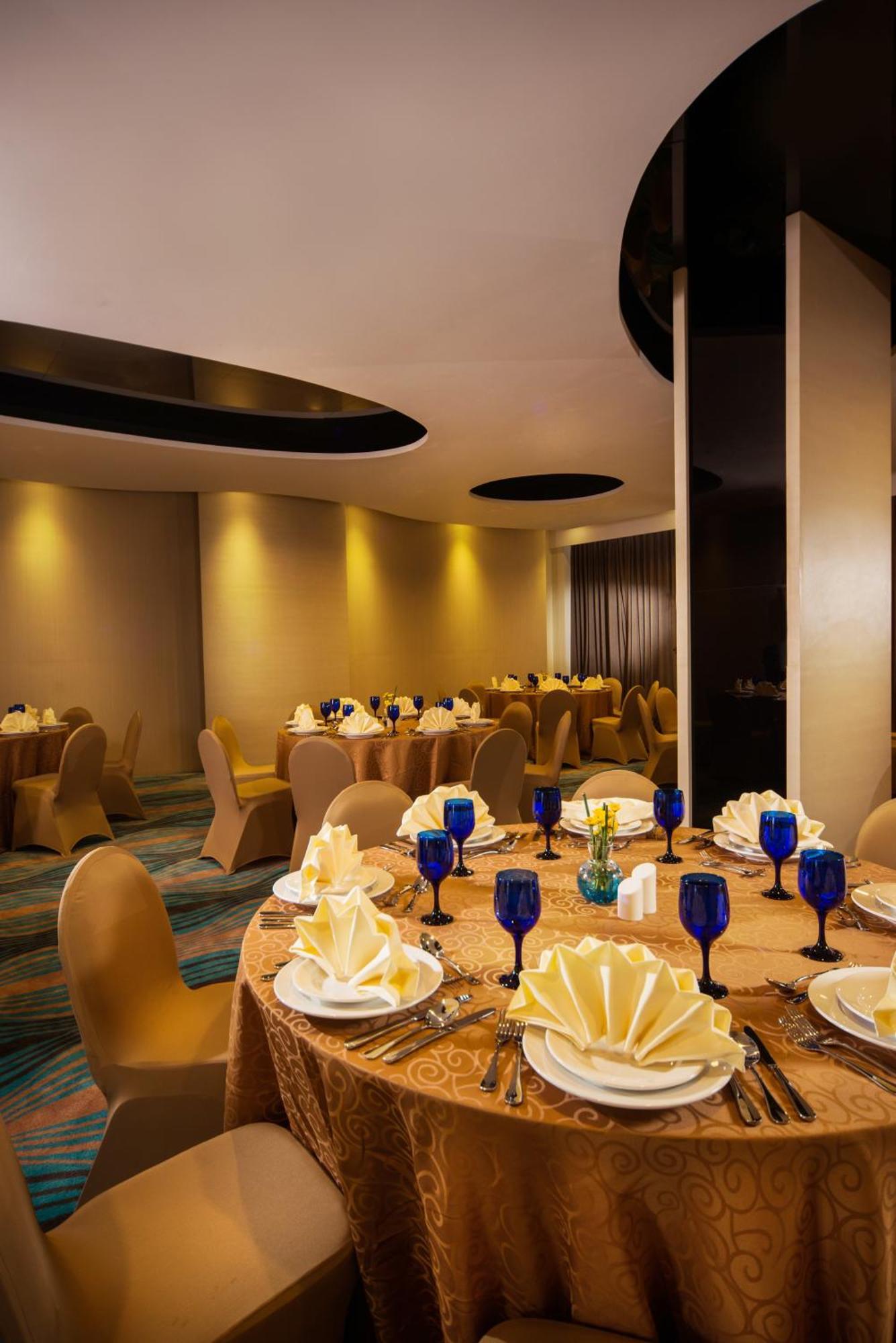 Blue Sky Hotel Petamburan Джакарта Екстериор снимка