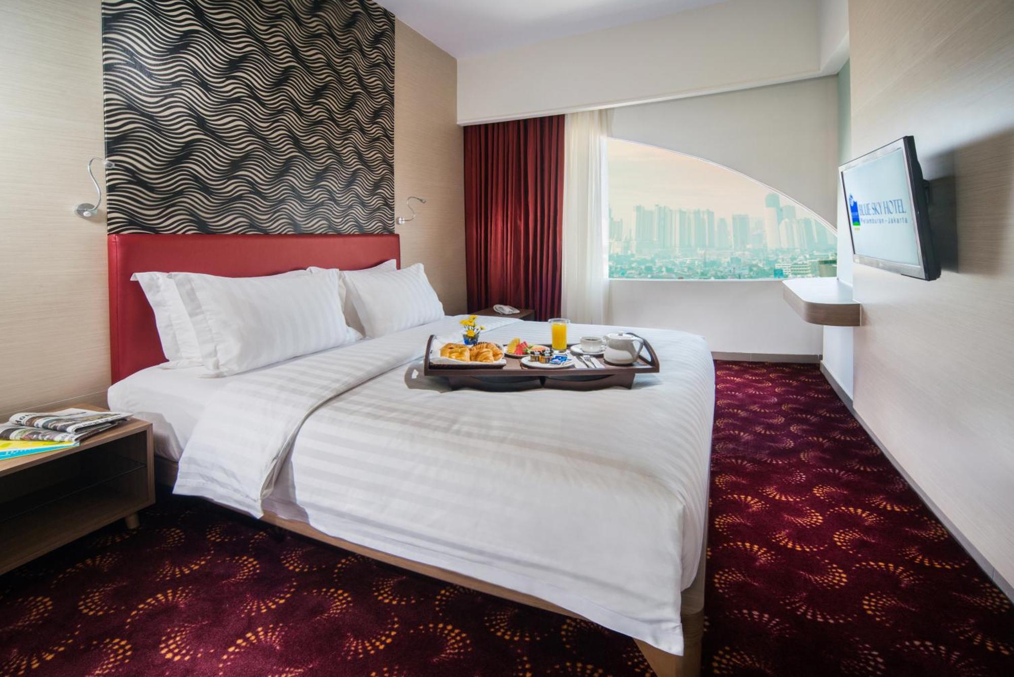 Blue Sky Hotel Petamburan Джакарта Екстериор снимка