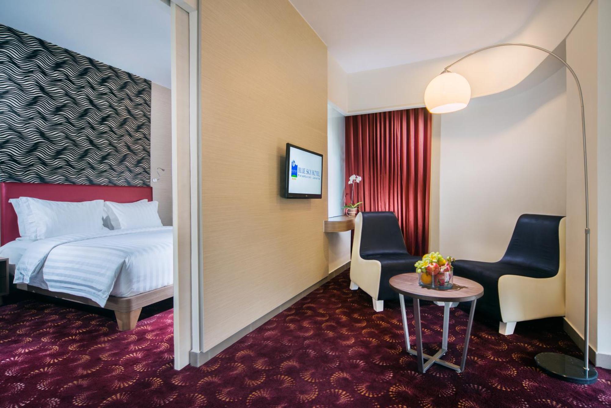 Blue Sky Hotel Petamburan Джакарта Екстериор снимка