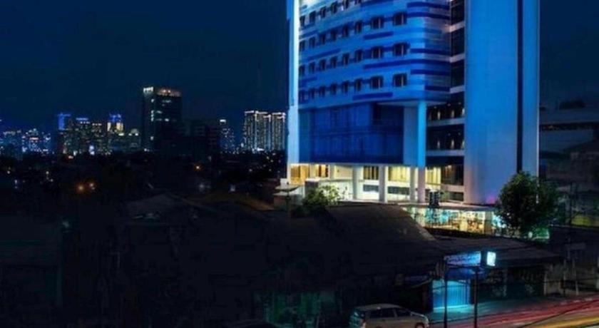 Blue Sky Hotel Petamburan Джакарта Екстериор снимка