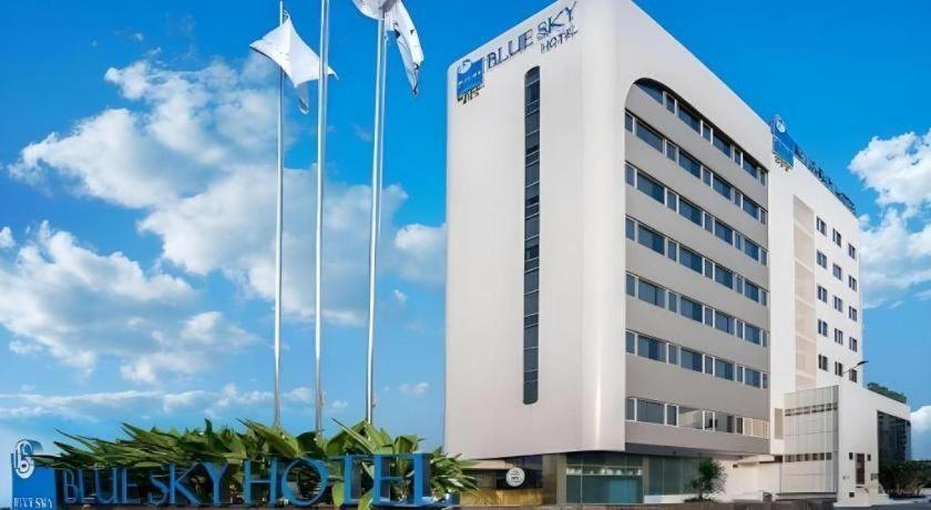 Blue Sky Hotel Petamburan Джакарта Екстериор снимка
