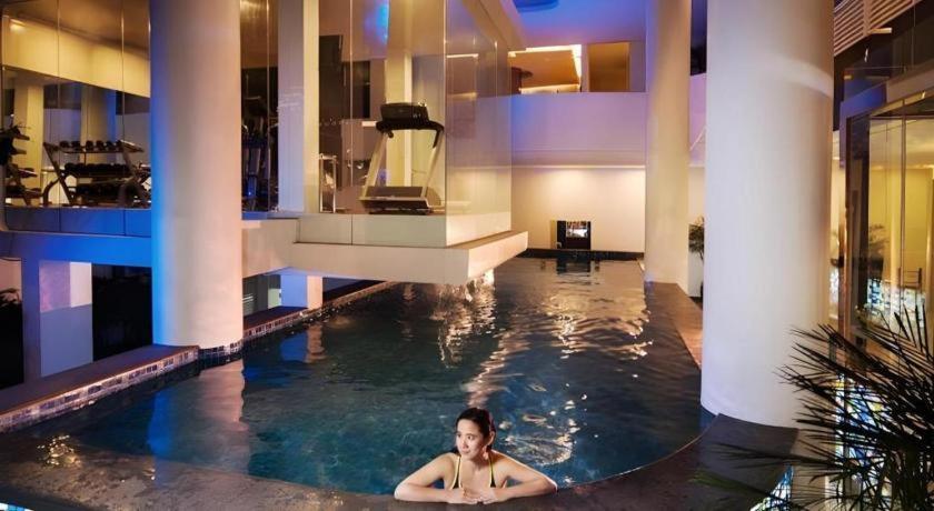 Blue Sky Hotel Petamburan Джакарта Екстериор снимка