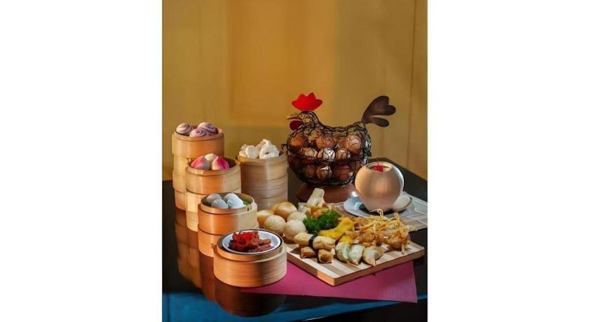 Blue Sky Hotel Petamburan Джакарта Екстериор снимка